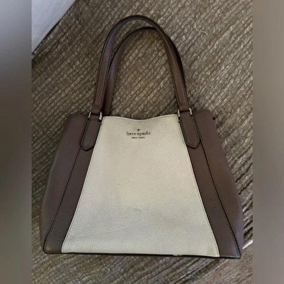 Kate Spade taupe & cream 👜 - Picture 1 of 2